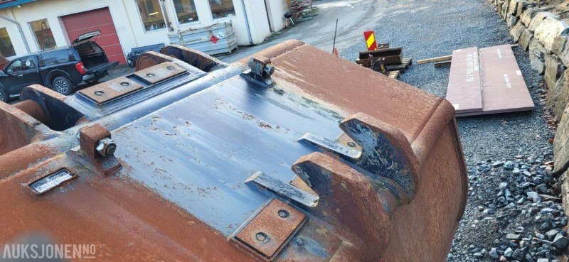 Навесное оборудование для Строительной техники 2023 Klepp Mek Graveskuffe 8000L med KM5-feste: фото 11