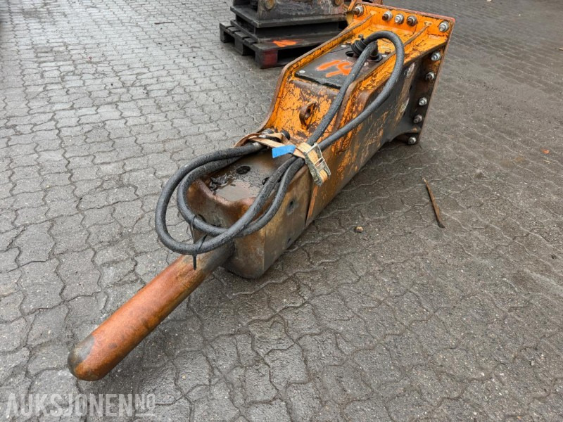 Навесное оборудование для Строительной техники DandA 130V pigghammer: фото 1