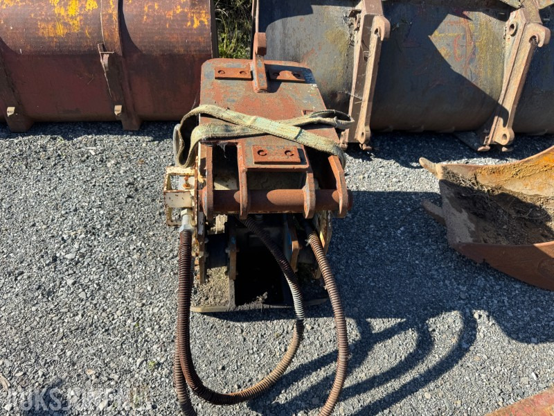 Furukawa vibroplate for gravemaskin med KM20 feste - Навесное оборудование для Строительной техники: фото 4 Furukawa vibroplate for gravemaskin med KM20 feste - Навесное оборудование для Строительной техники: фото 4