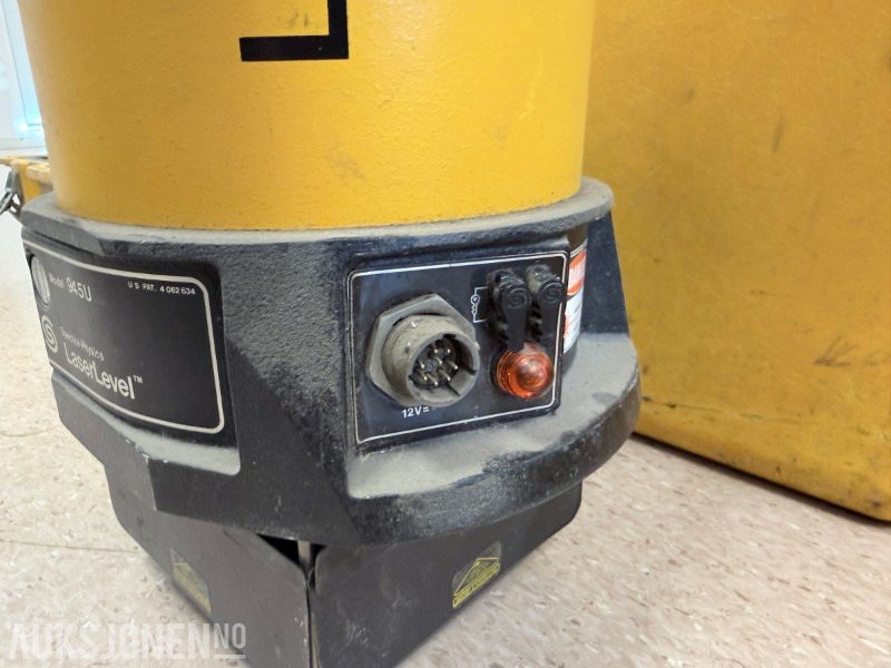 Laserlevel Spectra-Physics Model 945U - Навесное оборудование для Строительной техники: фото 4 Laserlevel Spectra-Physics Model 945U - Навесное оборудование для Строительной техники: фото 4