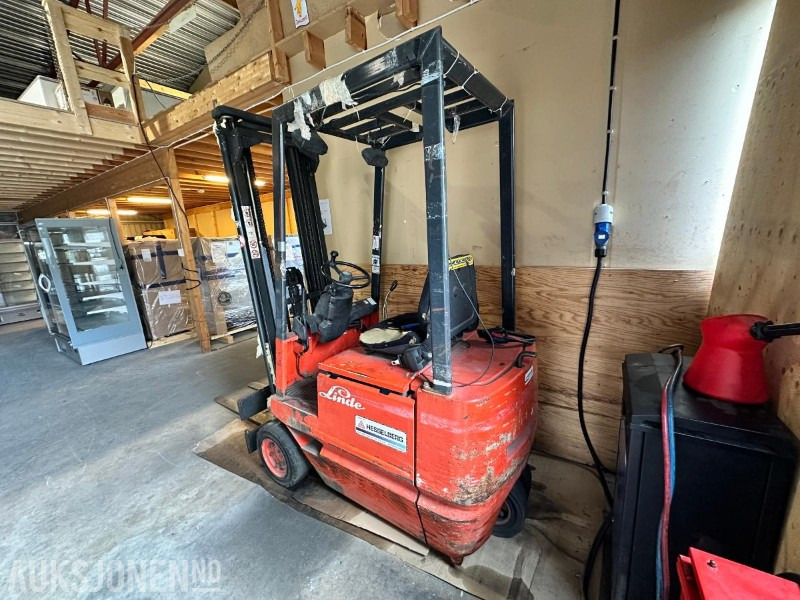 1993 Linde E15 Elektrisk Gaffeltruck - Погрузочно-разгрузочная техника: фото 3 1993 Linde E15 Elektrisk Gaffeltruck - Погрузочно-разгрузочная техника: фото 3