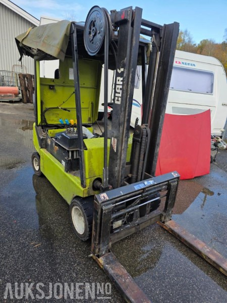 1998 Clark CEM 20 S Truck - MVA-FRI - INGEN MINSTEPRIS - Погрузочно-разгрузочная техника: фото 1 1998 Clark CEM 20 S Truck - MVA-FRI - INGEN MINSTEPRIS - Погрузочно-разгрузочная техника: фото 1