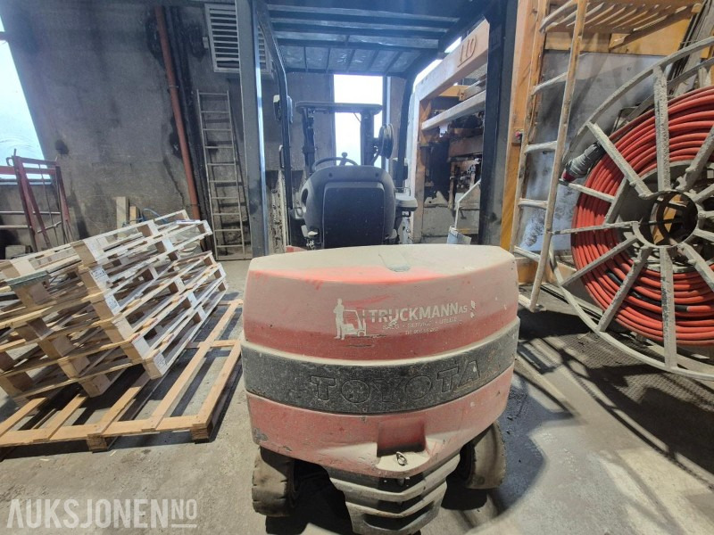 2004 Toyota 7FBMF30, elektrisk gaffeltruck, repobjekt - Погрузочно-разгрузочная техника: фото 4 2004 Toyota 7FBMF30, elektrisk gaffeltruck, repobjekt - Погрузочно-разгрузочная техника: фото 4