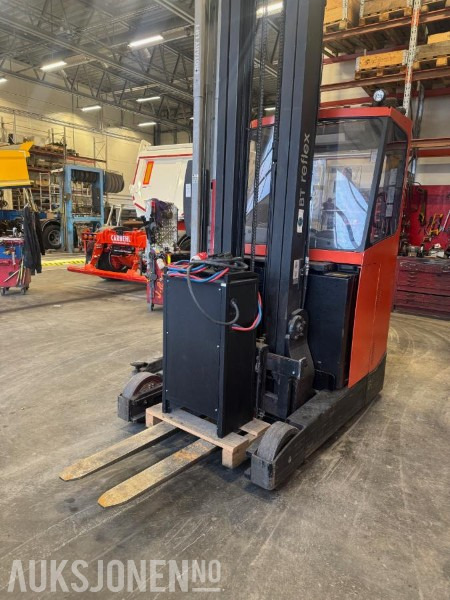 2010 Skyvemastertruck - BT RRE200ECC servicer fulgt Varmeapp Kamera - Погрузочно-разгрузочная техника: фото 1 2010 Skyvemastertruck - BT RRE200ECC servicer fulgt Varmeapp Kamera - Погрузочно-разгрузочная техника: фото 1
