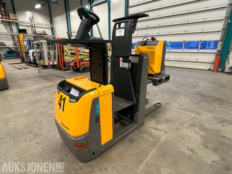 2017 Jungheinrich ECE 310 HP - Погрузочно-разгрузочная техника: фото 1 2017 Jungheinrich ECE 310 HP - Погрузочно-разгрузочная техника: фото 1