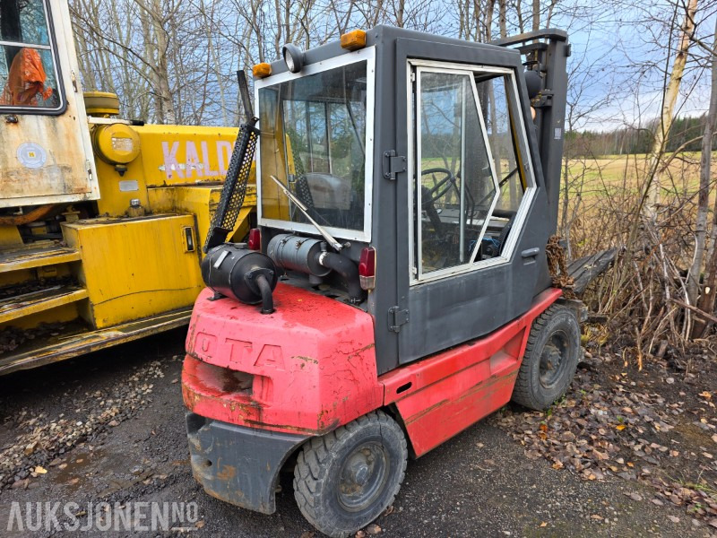 Toyota truck 02-3FD25 1600 KG diesel - Погрузочно-разгрузочная техника: фото 4 Toyota truck 02-3FD25 1600 KG diesel - Погрузочно-разгрузочная техника: фото 4