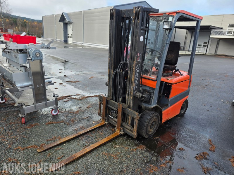 Toyota truck 1600 kg defekt batteri - Погрузочно-разгрузочная техника: фото 1 Toyota truck 1600 kg defekt batteri - Погрузочно-разгрузочная техника: фото 1