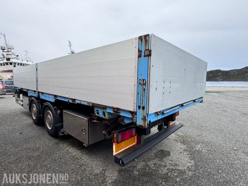 2002 Goebel & Sohn Containerchassi / Boggi kjerre med Kögel ER 74 Vekselflak med aluminiumskarmer - Supersingel hjul - Прицеп: фото 4 2002 Goebel & Sohn Containerchassi / Boggi kjerre med Kögel ER 74 Vekselflak med aluminiumskarmer - Supersingel hjul - Прицеп: фото 4