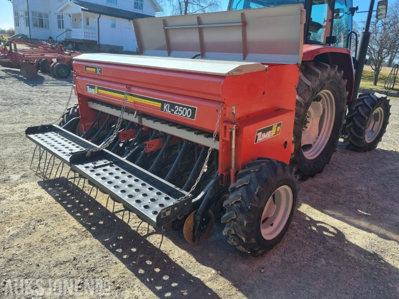 1995 Tume såmaskin KL2500 - Сельскохозяйственная техника: фото 2 1995 Tume såmaskin KL2500 - Сельскохозяйственная техника: фото 2