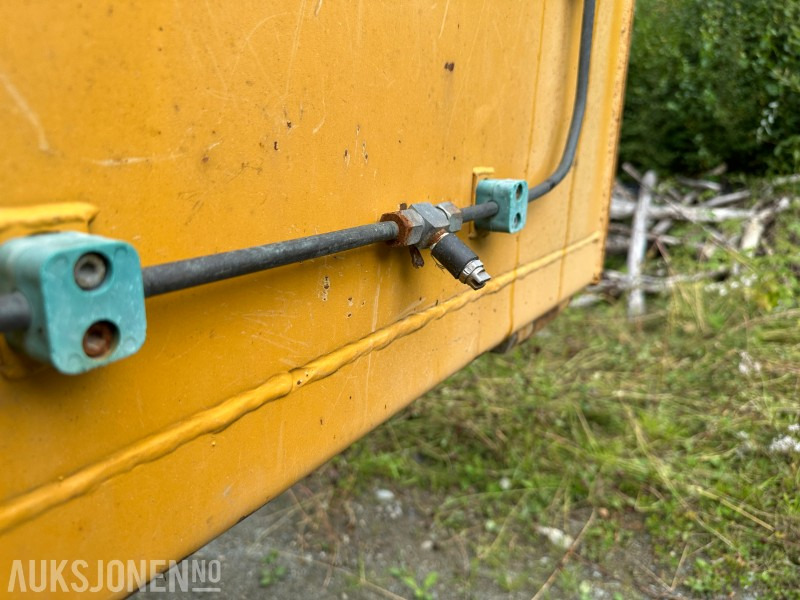 2000 Stark KH1600 feiekost med oppsamler og vanntank - Сельскохозяйственная техника: фото 4 2000 Stark KH1600 feiekost med oppsamler og vanntank - Сельскохозяйственная техника: фото 4