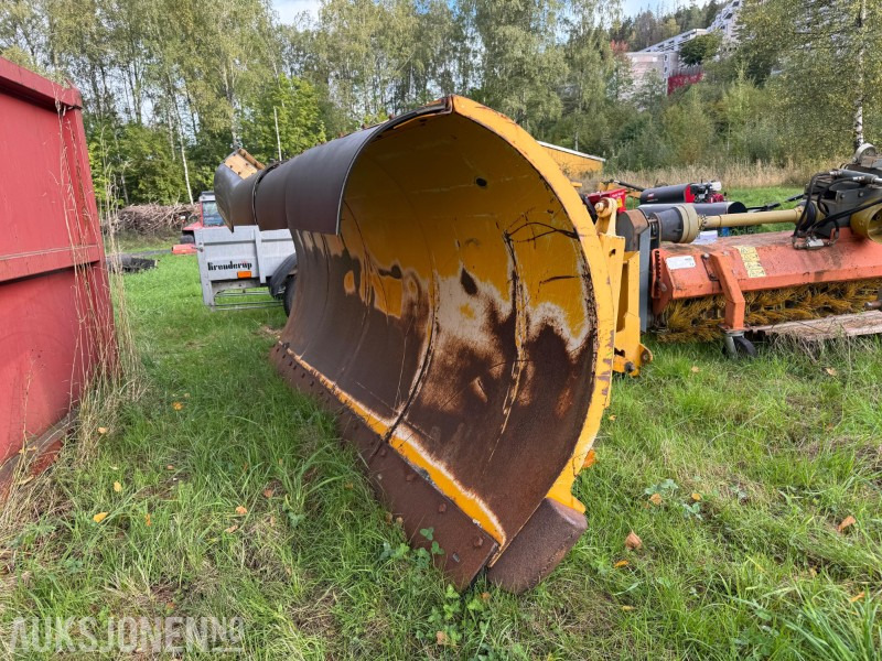 2002 Kahlbacher PRAXOS 270 Brøyteskjær - Сельскохозяйственная техника: фото 1 2002 Kahlbacher PRAXOS 270 Brøyteskjær - Сельскохозяйственная техника: фото 1