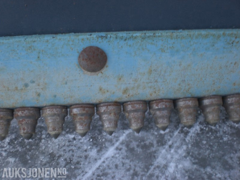 Сельскохозяйственная техника 2012 Isskrape Nord Vei PT 3050 – 3,05 m – hardmetallpigger – lite brukt: фото 7 Сельскохозяйственная техника 2012 Isskrape Nord Vei PT 3050 – 3,05 m – hardmetallpigger – lite brukt: фото 7