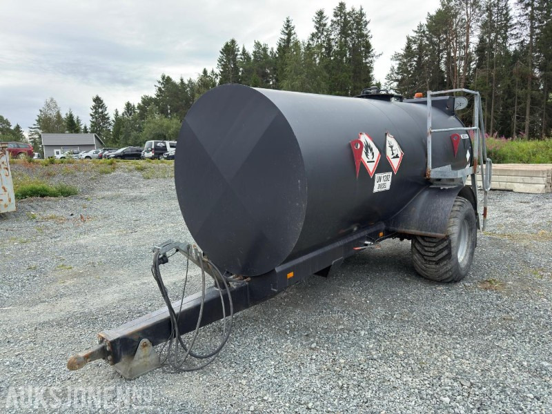 2016 FUEL PROOF DIESELTANK TRAKTOR - Сельскохозяйственная техника: фото 1 2016 FUEL PROOF DIESELTANK TRAKTOR - Сельскохозяйственная техника: фото 1