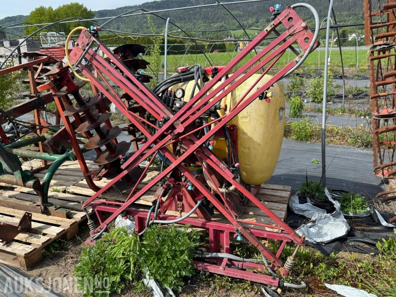 Hardi sprøytebom / 600L / Rep.objekt - Сельскохозяйственная техника: фото 1 Hardi sprøytebom / 600L / Rep.objekt - Сельскохозяйственная техника: фото 1