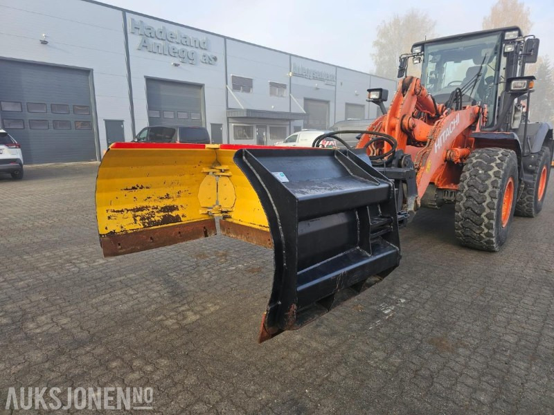 Store BM Gjerstad 450 cm U-plog (L-60 til L-120) - Отвал для снега: фото 1 Store BM Gjerstad 450 cm U-plog (L-60 til L-120) - Отвал для снега: фото 1