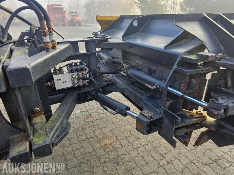 Store BM Gjerstad 450 cm U-plog (L-60 til L-120) - Отвал для снега: фото 5 Store BM Gjerstad 450 cm U-plog (L-60 til L-120) - Отвал для снега: фото 5