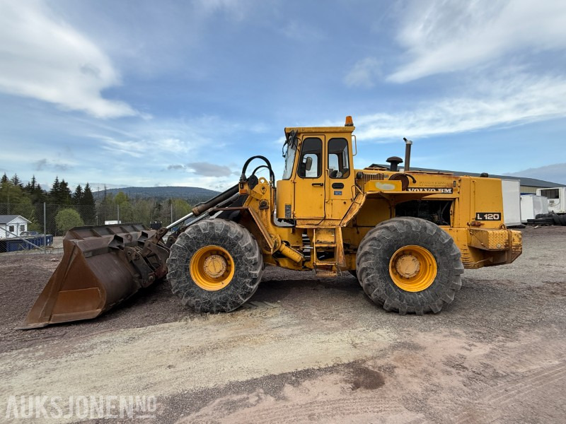 Volvo L120 Hjullaster - 4x4 - Gjerstad 2900L skuff - Nylig byttet dekk - Vekt montert - Колёсный погрузчик: фото 3 Volvo L120 Hjullaster - 4x4 - Gjerstad 2900L skuff - Nylig byttet dekk - Vekt montert - Колёсный погрузчик: фото 3