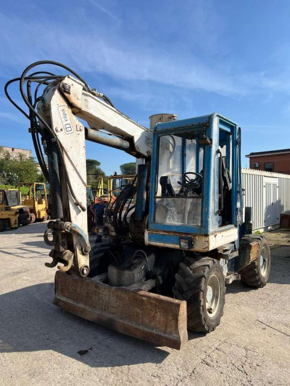 Колёсный экскаватор Gallmac WMW100: фото 1