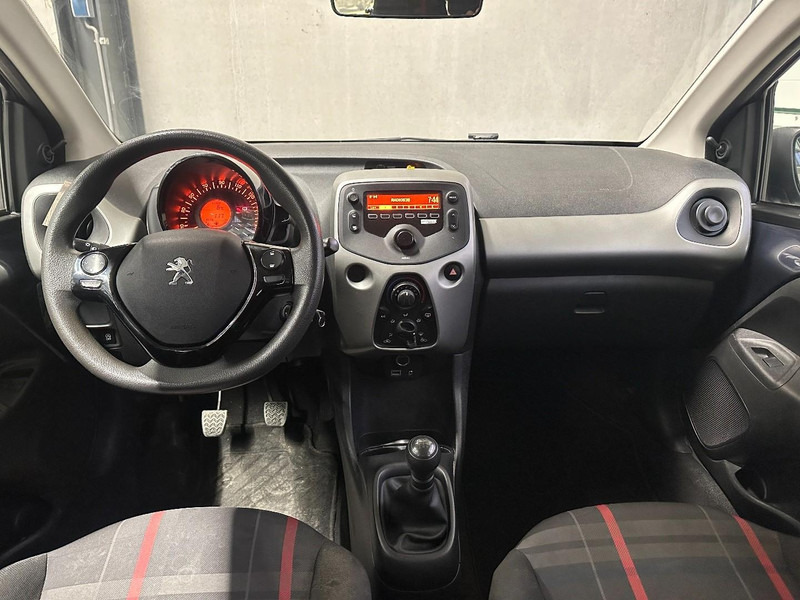 Peugeot 108 1.0 e-VTi Envy - Recent APK - Airco - 5 deurs - Metallic - Хэтчбек: фото 4 Peugeot 108 1.0 e-VTi Envy - Recent APK - Airco - 5 deurs - Metallic - Хэтчбек: фото 4
