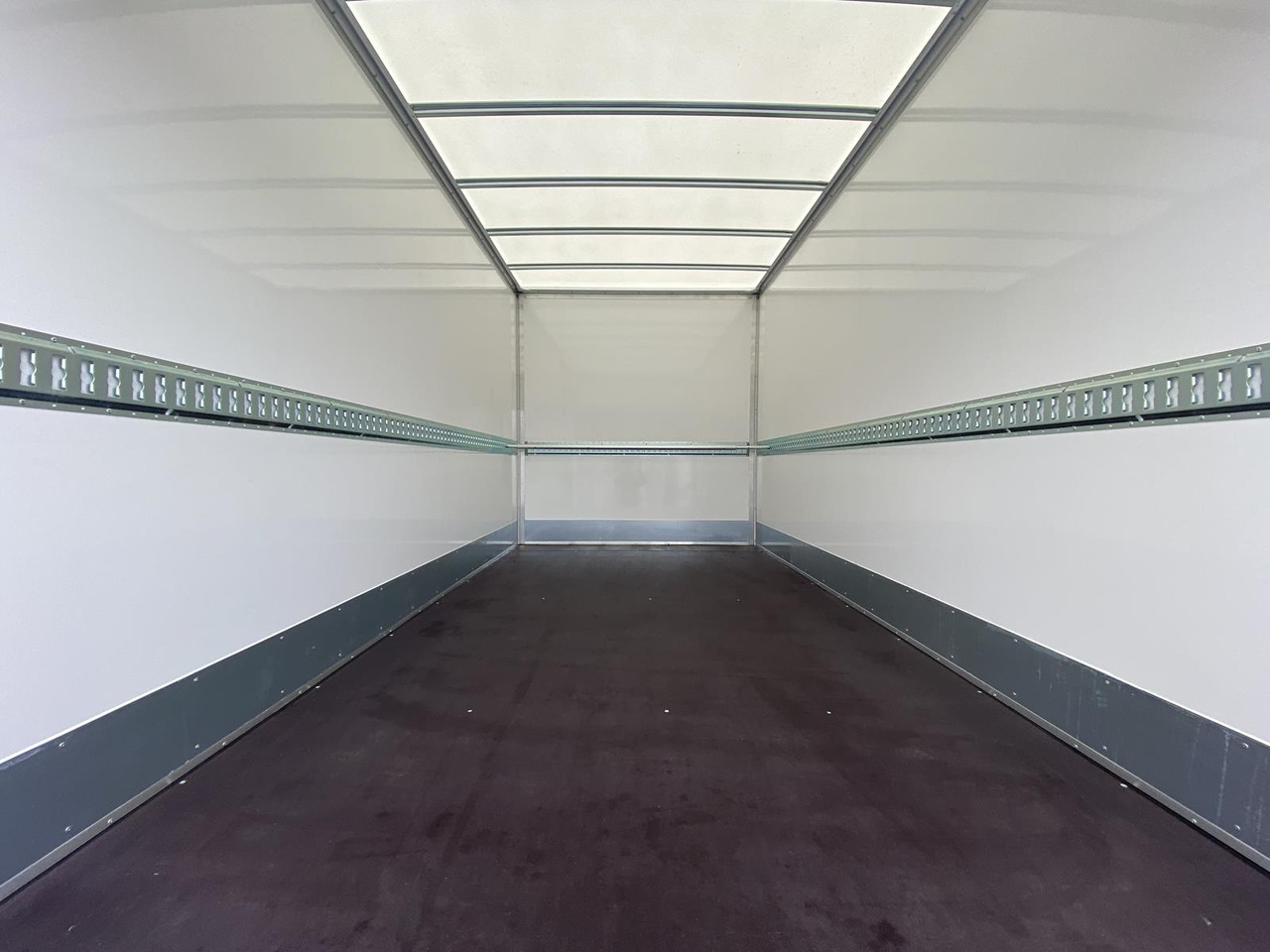 Новый Фургон с закрытым кузовом CITROEN JUMPER L4 1+2, 180PS, 2.2L | ALU-BOX 4200mm + LADERAMPE + LAGER: фото 12 Новый Фургон с закрытым кузовом CITROEN JUMPER L4 1+2, 180PS, 2.2L | ALU-BOX 4200mm + LADERAMPE + LAGER: фото 12