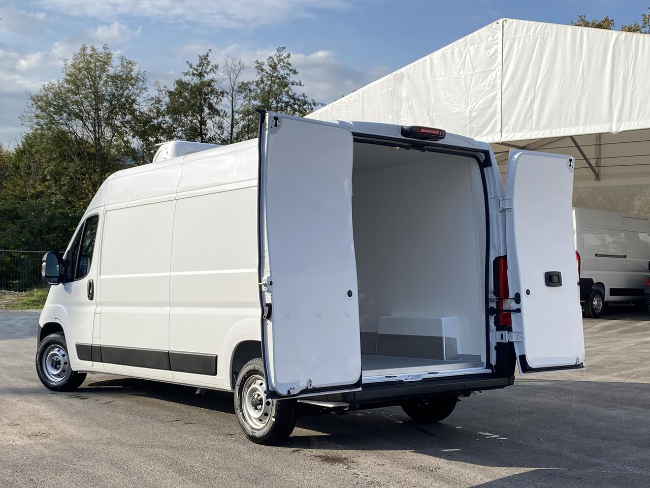 PEUGEOT BOXER L3H2 180PS CONFORT 335 / FRISCHDIENST BIS 0 + XARIOS 300 12-230V - Фургон-рефрижератор: фото 5 PEUGEOT BOXER L3H2 180PS CONFORT 335 / FRISCHDIENST BIS 0 + XARIOS 300 12-230V - Фургон-рефрижератор: фото 5