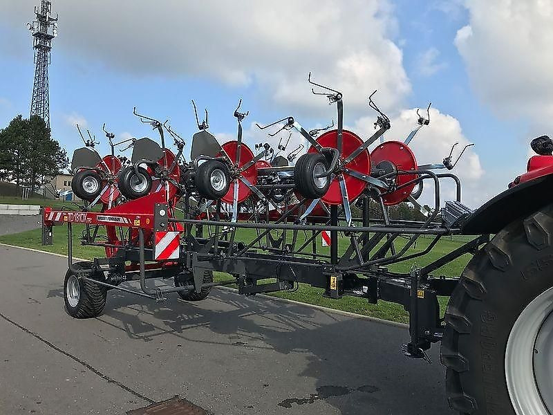 Massey Ferguson MF TD 1310 X TRC / Lotus 1250 Profi - Сеноворошилка: фото 4 Massey Ferguson MF TD 1310 X TRC / Lotus 1250 Profi - Сеноворошилка: фото 4