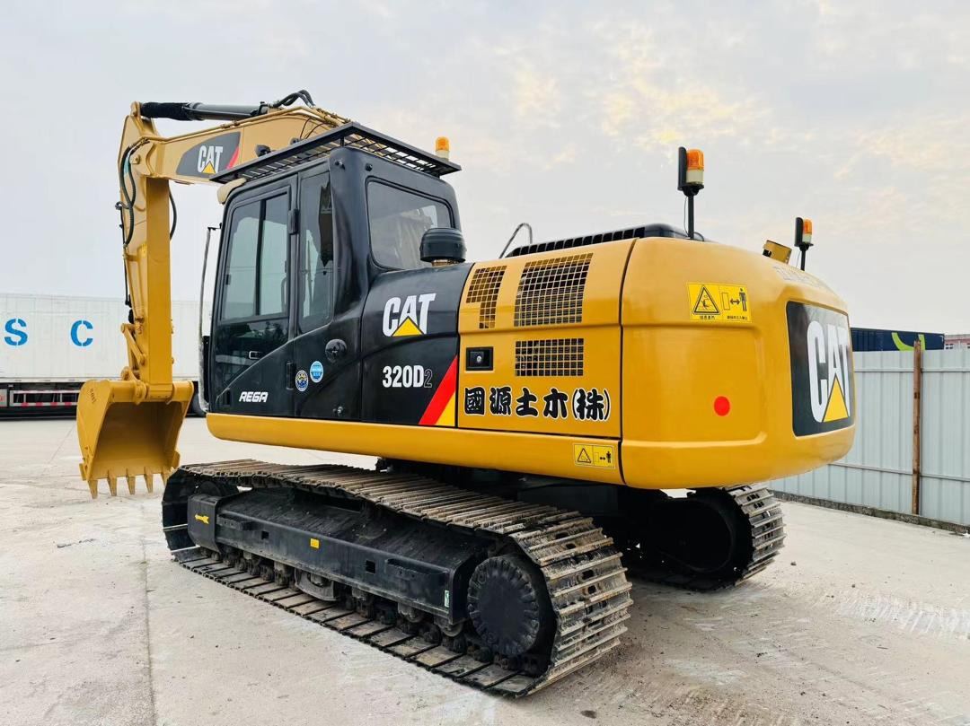 Caterpillar 320D CAT 320D2 320CL 320C 320GC 320GX 20 Ton Hydraulic Crawler Excavator in Good Quality and Ready to Ship - Гусеничный экскаватор: фото 3 Caterpillar 320D CAT 320D2 320CL 320C 320GC 320GX 20 Ton Hydraulic Crawler Excavator in Good Quality and Ready to Ship - Гусеничный экскаватор: фото 3