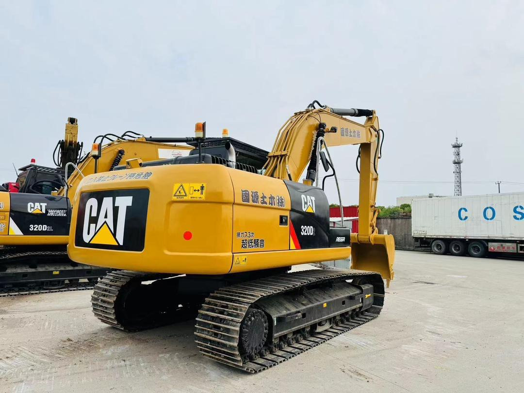 Caterpillar 320D CAT 320D2 320CL 320C 320GC 320GX 20 Ton Hydraulic Crawler Excavator in Good Quality and Ready to Ship - Гусеничный экскаватор: фото 2 Caterpillar 320D CAT 320D2 320CL 320C 320GC 320GX 20 Ton Hydraulic Crawler Excavator in Good Quality and Ready to Ship - Гусеничный экскаватор: фото 2