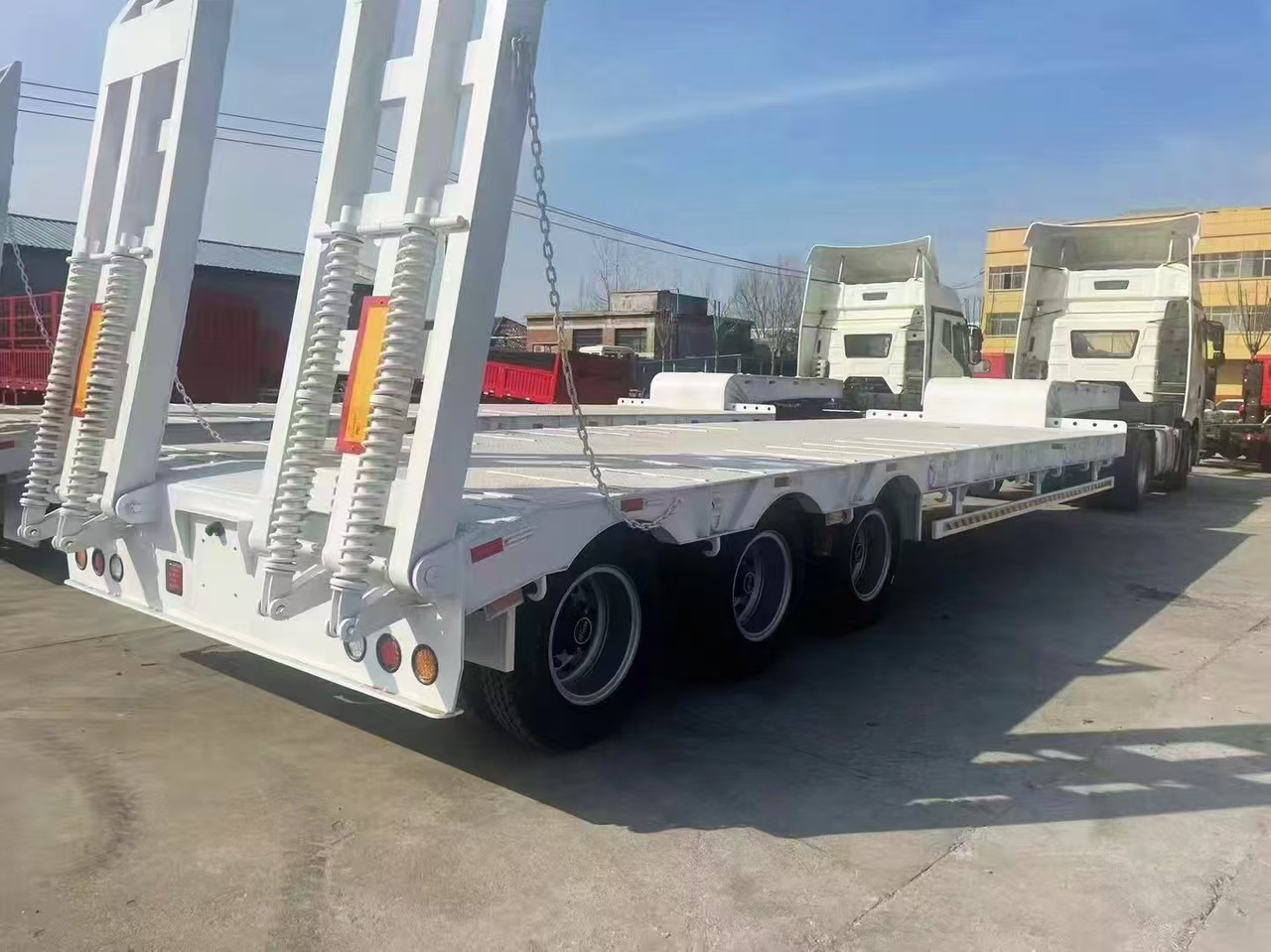 ZHICHENG Semi Flat Bed Low Bed Lowboy bed truck in New or Used Condition and various Size for Sale - Низкорамный полуприцеп: фото 2 ZHICHENG Semi Flat Bed Low Bed Lowboy bed truck in New or Used Condition and various Size for Sale - Низкорамный полуприцеп: фото 2