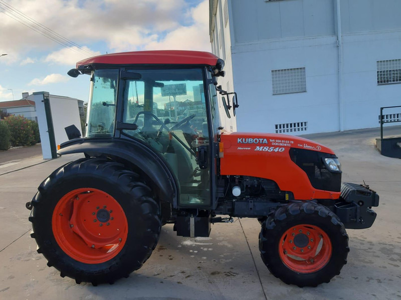 Kubota M8540 - Трактор: фото 2 Kubota M8540 - Трактор: фото 2