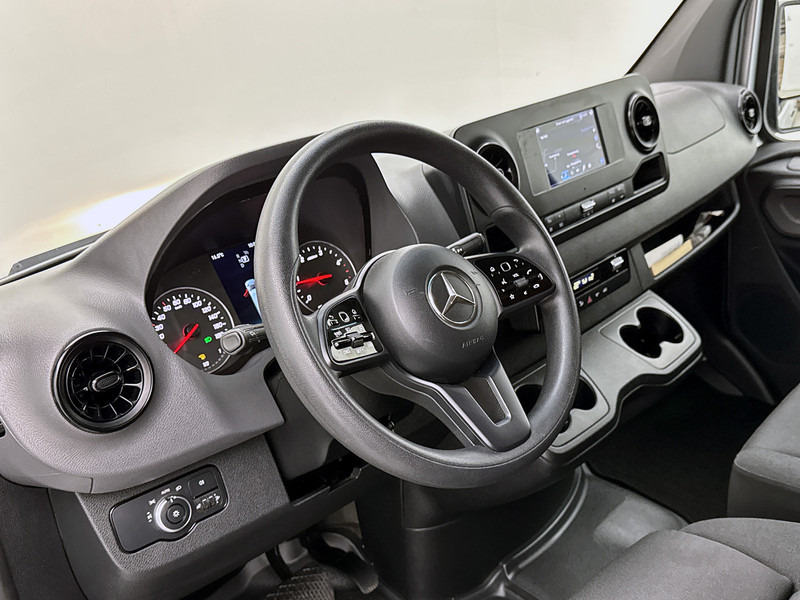 Mercedes-Benz Sprinter 316 2.2 CDI L2H2 Automaat 164pk Navigatie Geveerde stoel NAP Camera Betimmering Cruise control Euro 6 - Цельнометаллический фургон: фото 5 Mercedes-Benz Sprinter 316 2.2 CDI L2H2 Automaat 164pk Navigatie Geveerde stoel NAP Camera Betimmering Cruise control Euro 6 - Цельнометаллический фургон: фото 5