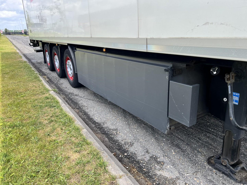 Kögel 3 - assige koeloplegger Carrier vector 1550 - Полуприцеп-рефрижератор: фото 4 Kögel 3 - assige koeloplegger Carrier vector 1550 - Полуприцеп-рефрижератор: фото 4