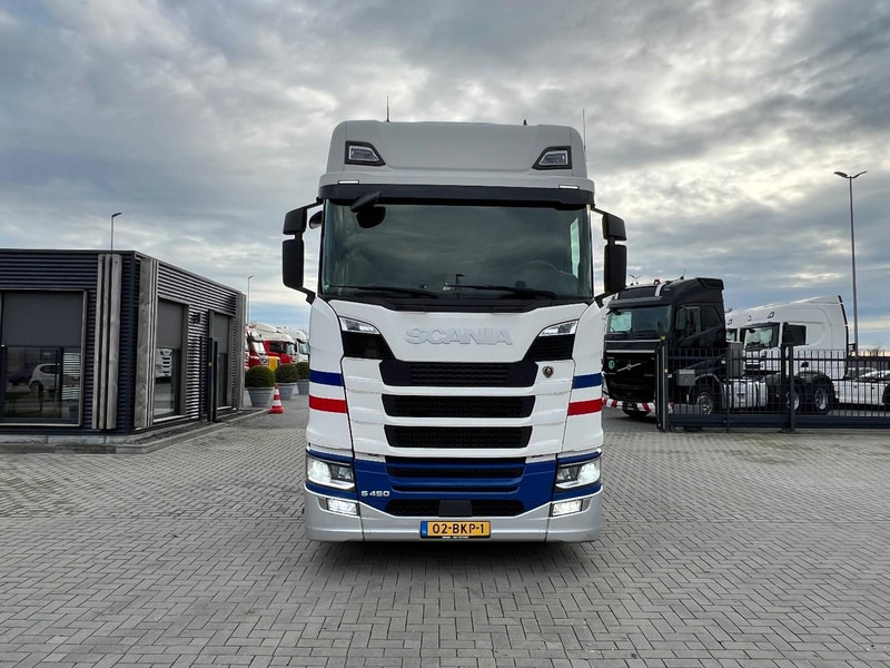 Scania S450 NGT 6x2 Koelwagen Retarder / Dhollandia / Bloenenmaat - Рефрижератор: фото 2 Scania S450 NGT 6x2 Koelwagen Retarder / Dhollandia / Bloenenmaat - Рефрижератор: фото 2