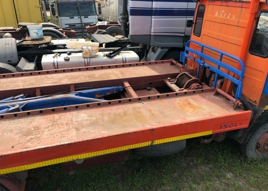 Platforma transport masini cu troliu , rampe extensibile carlig - Эвакуатор: фото 4 Platforma transport masini cu troliu , rampe extensibile carlig - Эвакуатор: фото 4
