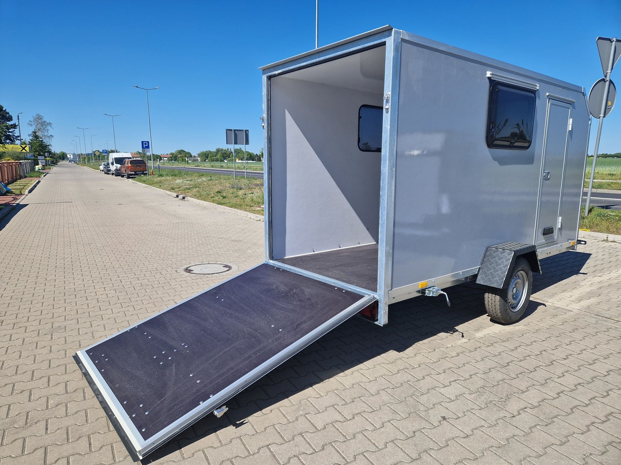 Przyczepa kempingowa Motocamp dla motocykla - Прицеп дача: фото 2 Przyczepa kempingowa Motocamp dla motocykla - Прицеп дача: фото 2