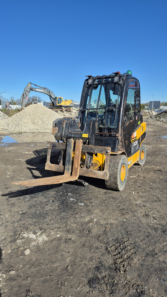 JCB TLT35D 2WD - Дизельный погрузчик: фото 2 JCB TLT35D 2WD - Дизельный погрузчик: фото 2