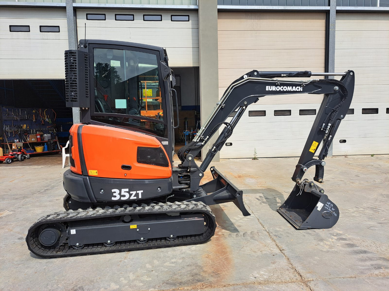 Гусеничный экскаватор EUROCOMACH 35ZT: фото 1