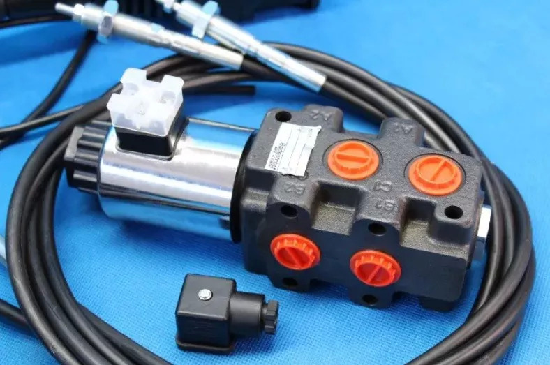 Akon LVM92 Case IH, International Harvester, John Deere, Kubota - Фронтальный погрузчик для трактора для Фронтальных погрузчиков для тракторов: фото 5 Akon LVM92 Case IH, International Harvester, John Deere, Kubota - Фронтальный погрузчик для трактора для Фронтальных погрузчиков для тракторов: фото 5