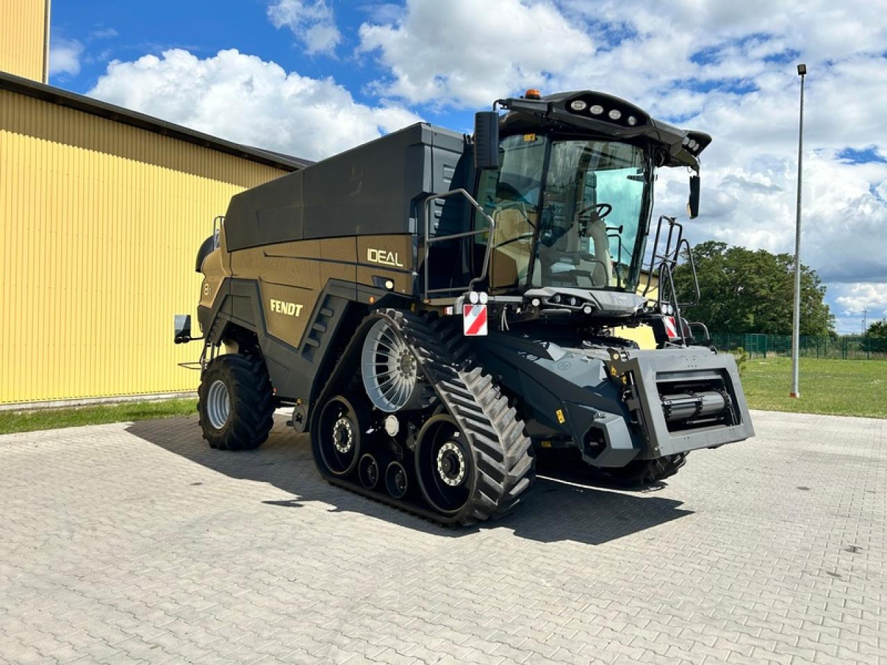 Fendt AKTIONIDEAL 8T - Зерноуборочный комбайн: фото 4 Fendt AKTIONIDEAL 8T - Зерноуборочный комбайн: фото 4