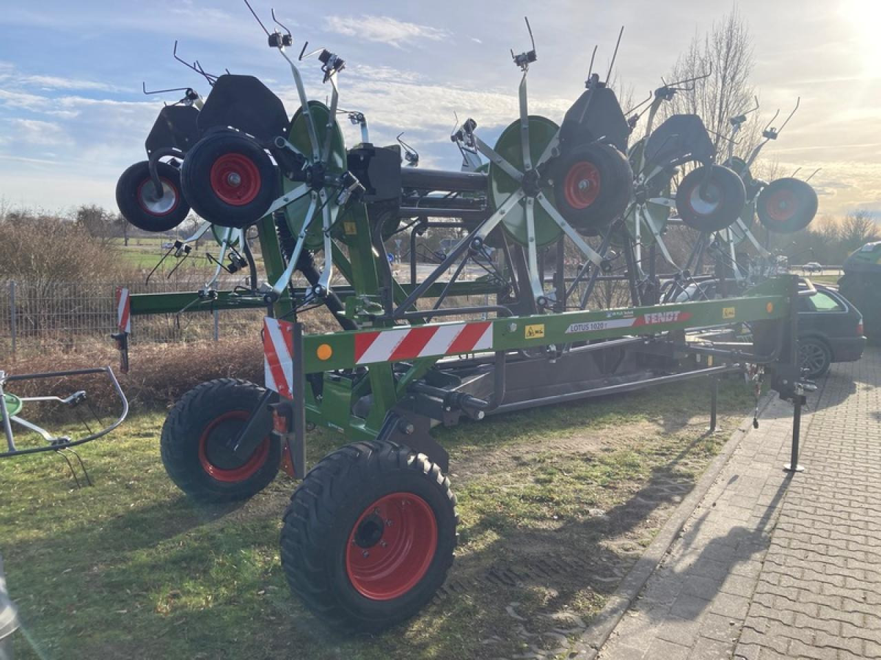 Fendt LOTUS 1020 T - Сеноворошилка: фото 2 Fendt LOTUS 1020 T - Сеноворошилка: фото 2
