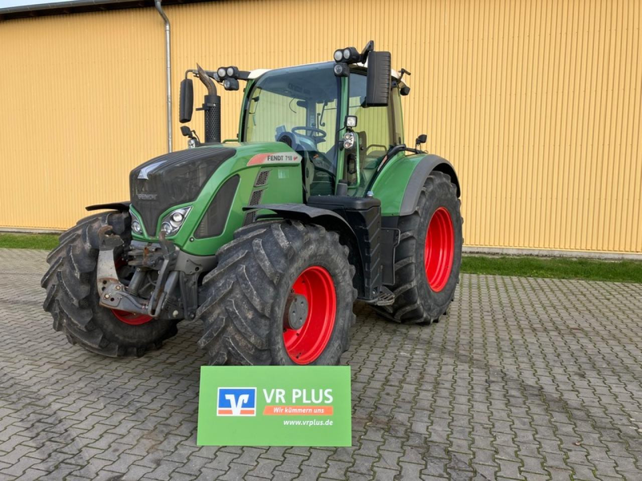 Fendt VARIO 718 S4 - Трактор: фото 1 Fendt VARIO 718 S4 - Трактор: фото 1