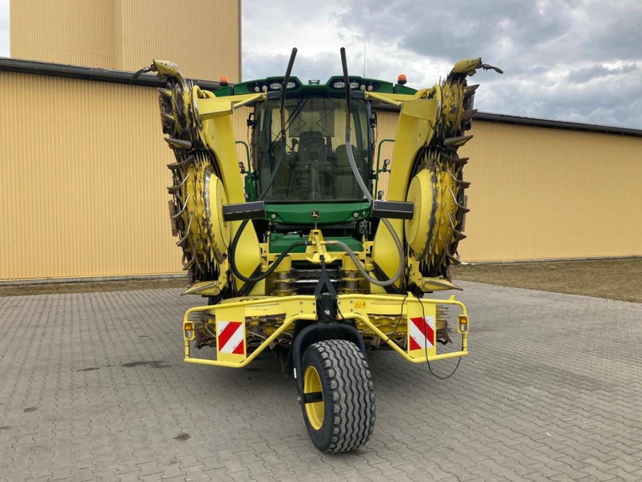 John Deere 8600 I - Кормоуборочный комбайн: фото 4 John Deere 8600 I - Кормоуборочный комбайн: фото 4