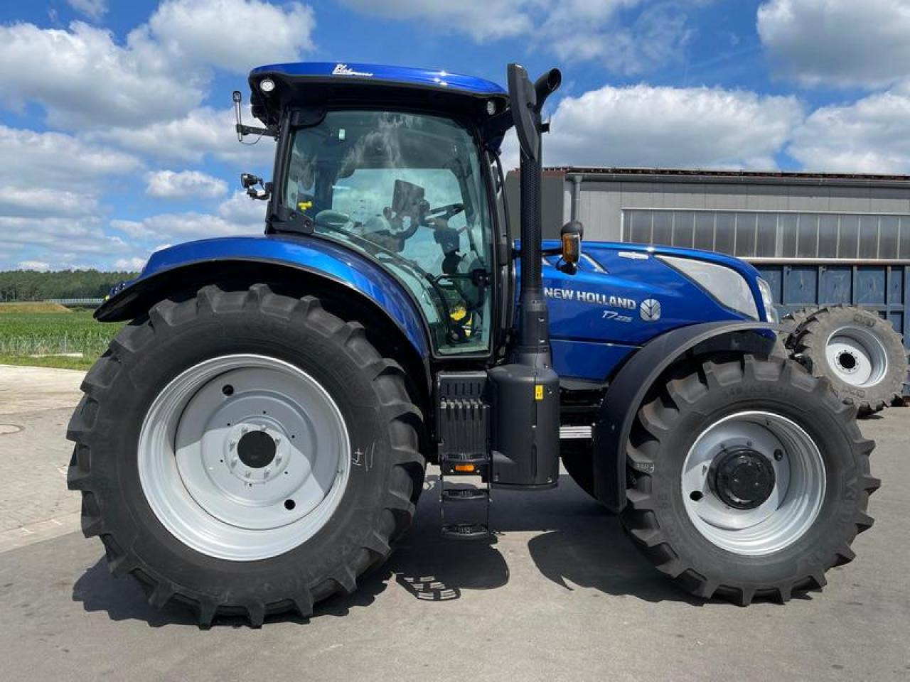 New Holland T 7.225 - Трактор: фото 4 New Holland T 7.225 - Трактор: фото 4