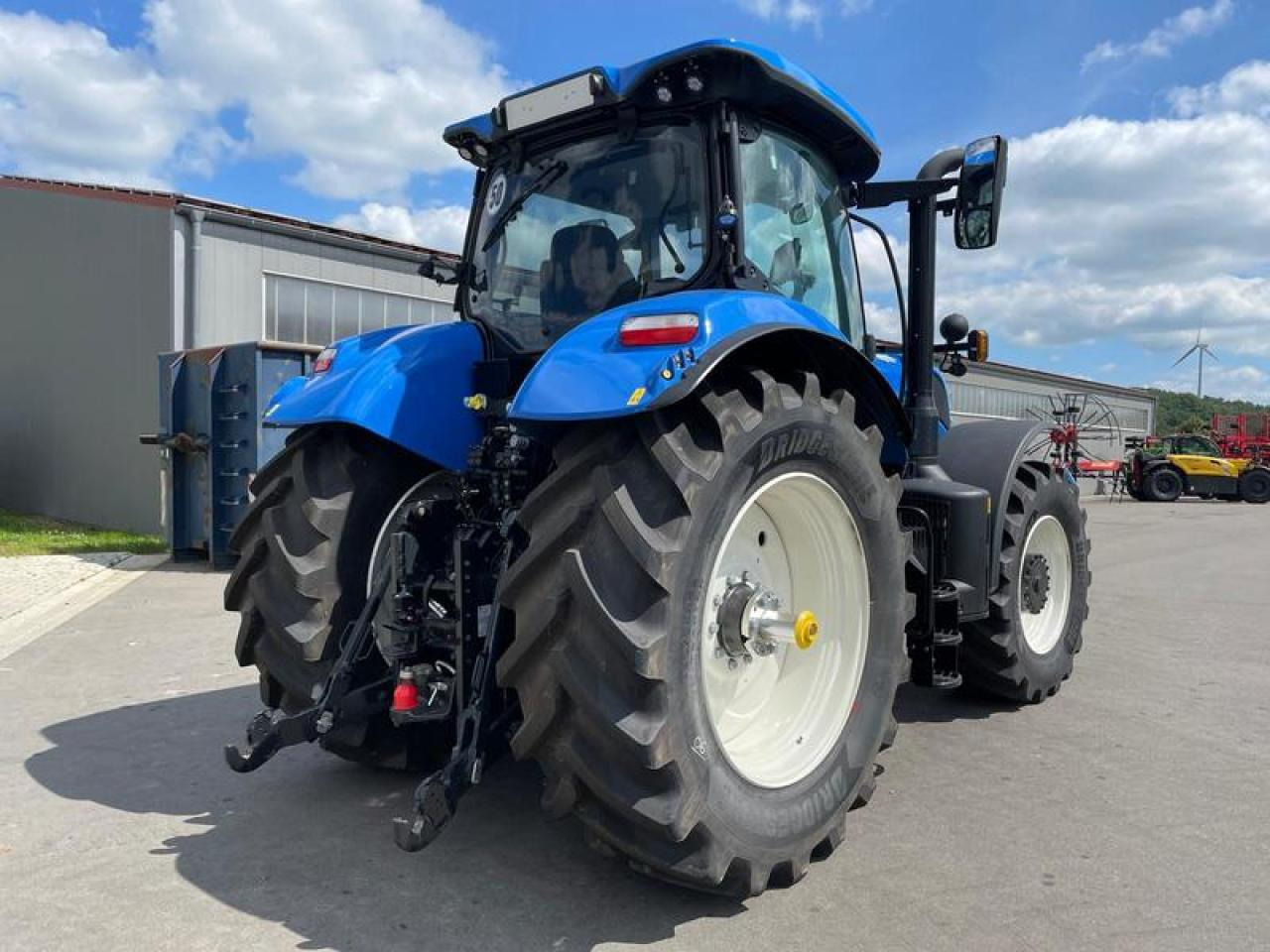 New Holland T 7.245 - Трактор: фото 4 New Holland T 7.245 - Трактор: фото 4