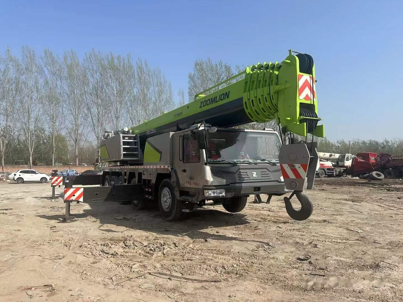 Zoomlion ZTC900V 90T 90ton 80ton 100ton - Мобильный кран: фото 2 Zoomlion ZTC900V 90T 90ton 80ton 100ton - Мобильный кран: фото 2