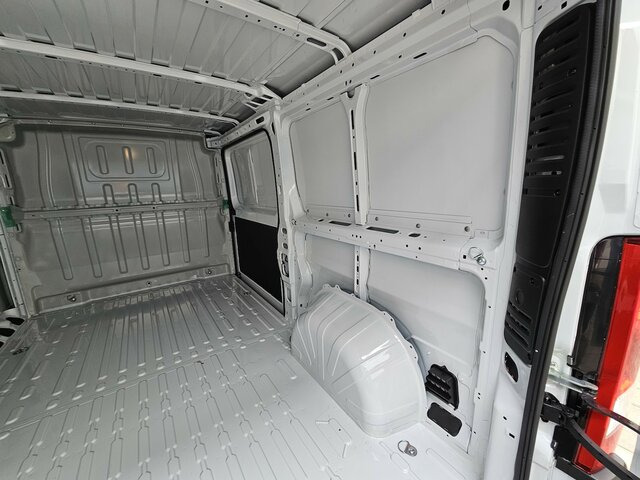 Новый Цельнометаллический фургон FIAT Ducato 35 140 Serie10-9.2 Modell 25 L2H1 sofort: фото 27