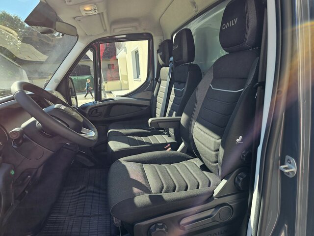 IVECO Daily 35S18 3.0 Koffer Voll-LED Navigation... - Фургон с закрытым кузовом: фото 2 IVECO Daily 35S18 3.0 Koffer Voll-LED Navigation... - Фургон с закрытым кузовом: фото 2