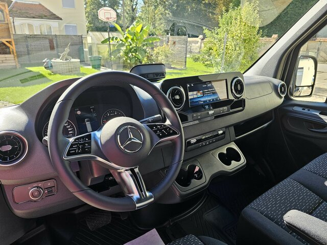 MERCEDES-BENZ Sprinter 317 CDI Kasten L2H2 AHK 3,5t MBUX10,25... - Цельнометаллический фургон: фото 3 MERCEDES-BENZ Sprinter 317 CDI Kasten L2H2 AHK 3,5t MBUX10,25... - Цельнометаллический фургон: фото 3