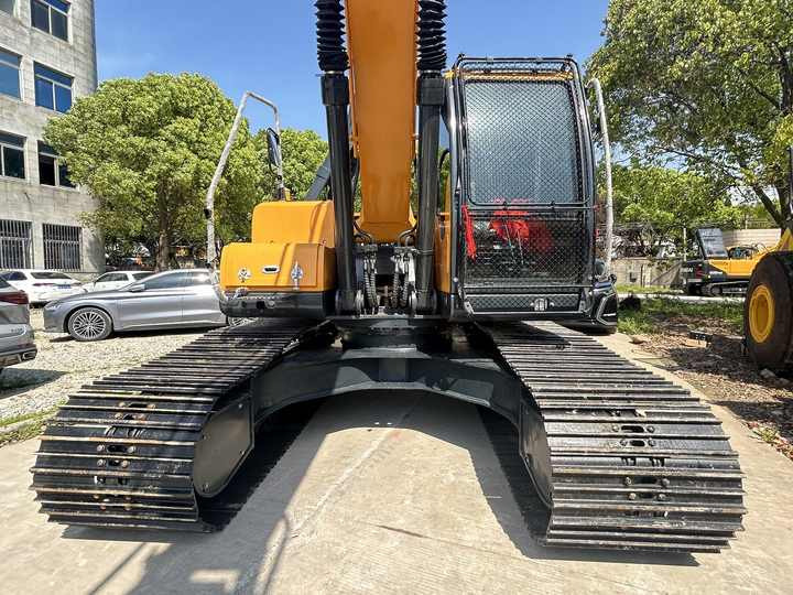 Almost New 2023 Crawler Excavator used Hyundai excavator machine 220LC-9 on sale - Гусеничный экскаватор: фото 5 Almost New 2023 Crawler Excavator used Hyundai excavator machine 220LC-9 on sale - Гусеничный экскаватор: фото 5