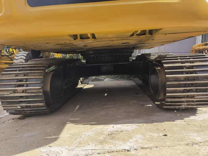 Гусеничный экскаватор Great condition and fast delivery second hand excavator CAT 320D at low hours cheap price for sale: фото 6